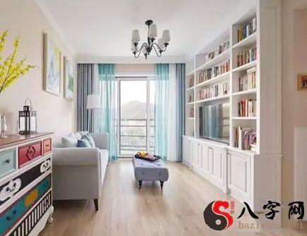 Is it good feng shui to enter a door and look at a bookshelf?