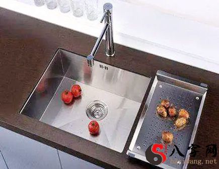 Once you enter the kitchen door to see the sink feng shui ok