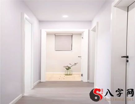 Feng Shui solution to open the door to see the toilet