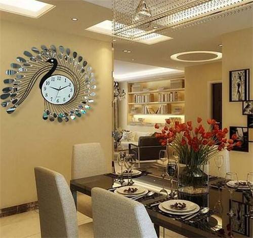 Living room hanging clock feng shui (living room clock hanging in which direction is better)
