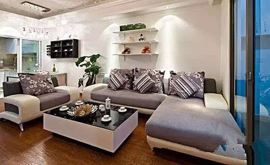 Entering the door to see the sofa is good or TV background wall is good
