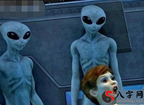 Dreaming of being chased by aliens
