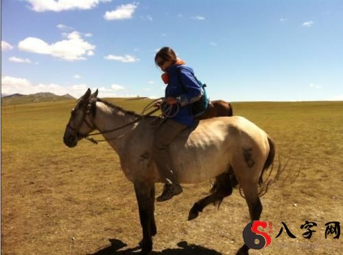 Dreaming of riding on a horse