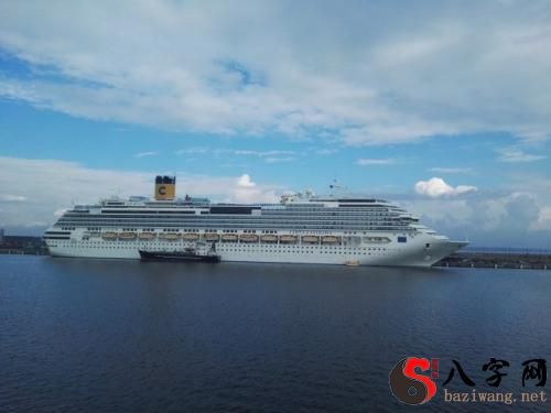 Dreaming of riding on a big cruise ship