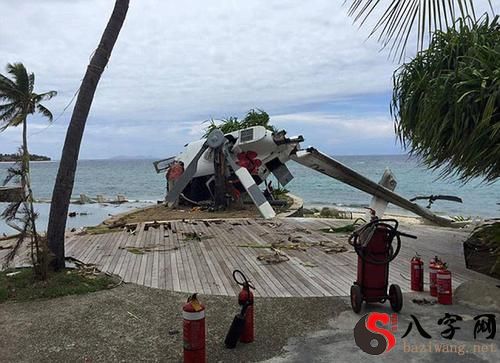Dreaming of a crashed plane hanging from a tree