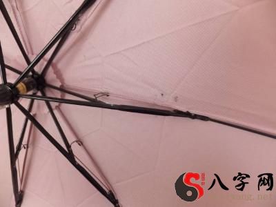 Dreaming of a broken umbrella