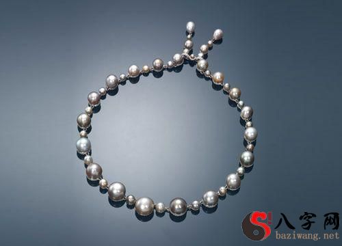 Dreaming of a pearl necklace