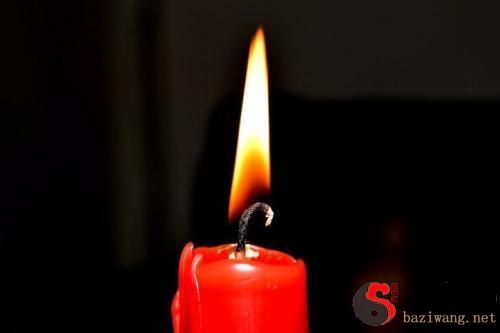 Dreaming of red candles