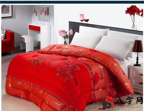 Dreaming of a red quilt