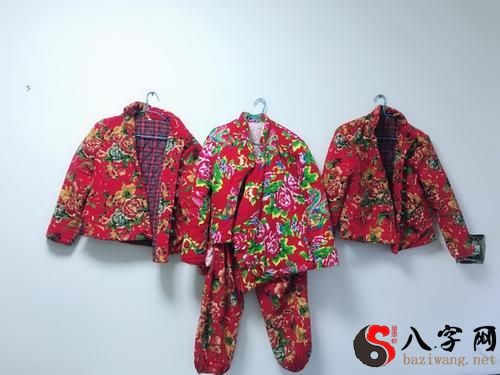 Dreaming of wearing a flowery cotton jacket