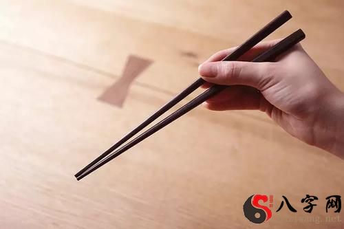 Dreaming of a pair of chopsticks