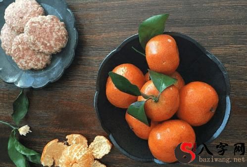 Dreaming of eating a tangerine and spitting out the seeds