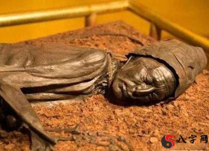 Dreaming of a dead body