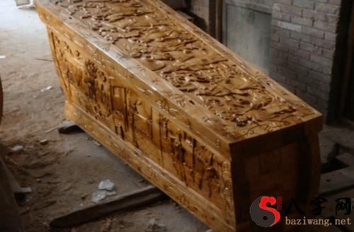 Dreaming of pulling a coffin