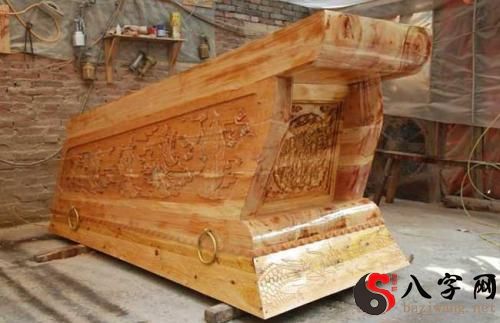 I dreamt that my husband went to buy a coffin