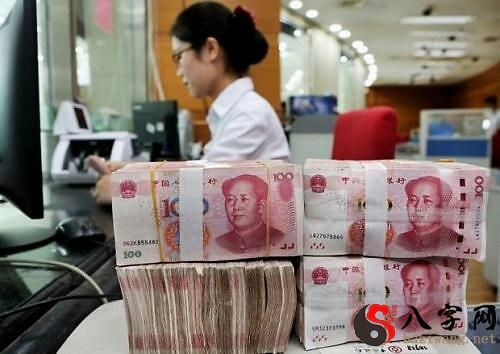 Dreaming of withdrawing money from a bank
