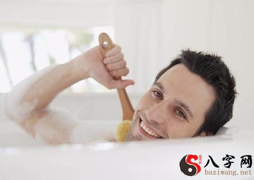 Dreaming of a man taking a bath