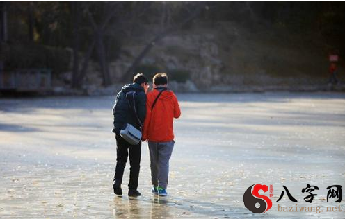 Dreaming of walking on ice
