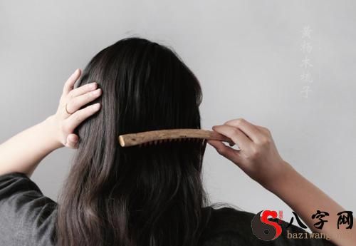 Dreaming of combing my hair