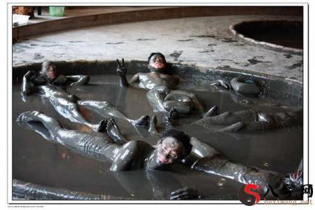 Dreaming of taking a bath covered in mud