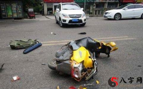 Dreaming of being injured in a car accident