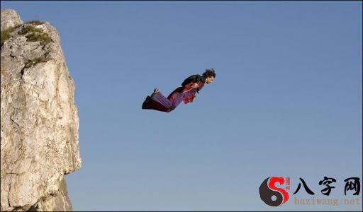 Dreaming of jumping off a mountain