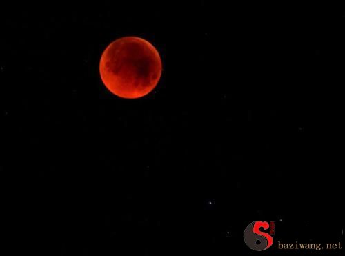 Dreaming of a red moon