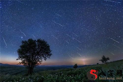 Dreaming of a shooting star in the sky
