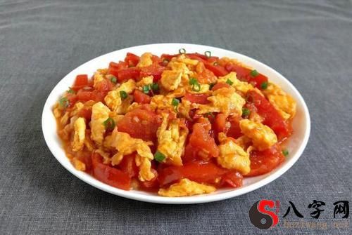 Dreaming of Scrambled Eggs with Tomatoes