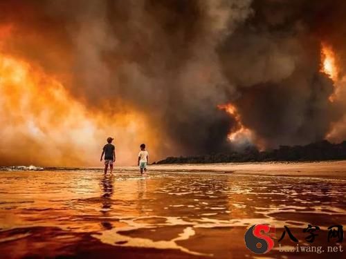 Dreaming of a fire that burns someone to death