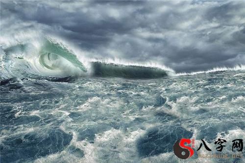 Dreaming of a tsunami and flooding