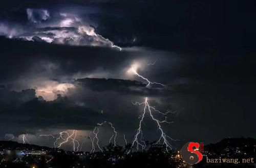 Dreaming of being struck by lightning