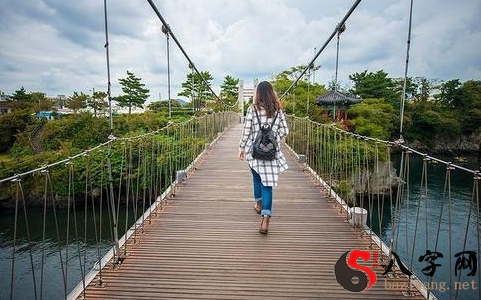Dreaming of walking on a bridge