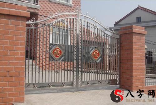 Dreaming of the gate
