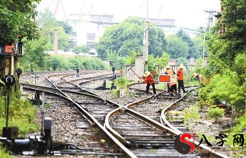 Dreaming of flooded railroad tracks