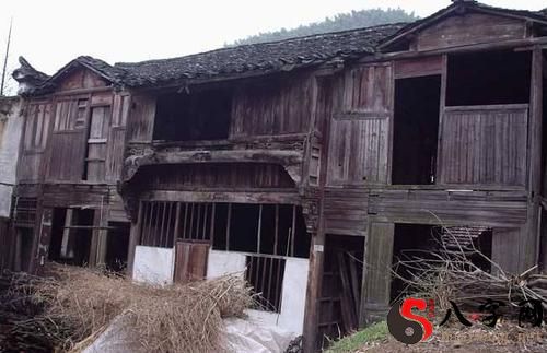 Dreaming of an old house