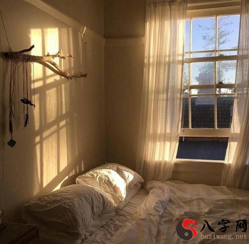 Dreaming of blood in the bedroom