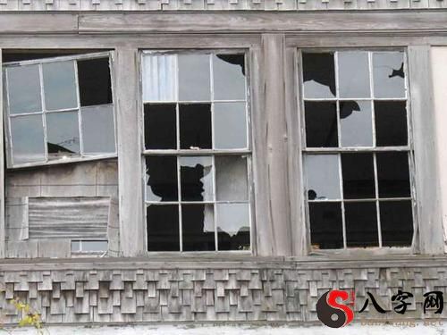 Dreaming of a broken window