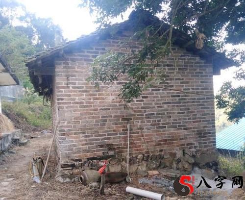Dreaming of repairing a new house