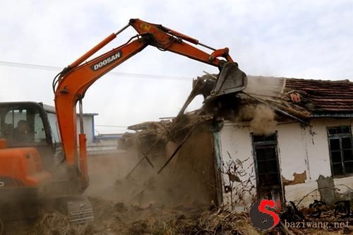 Dreaming of a house being torn down and rebuilt