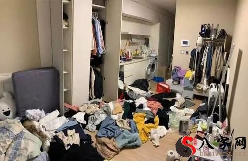 Dreaming of a dirty room