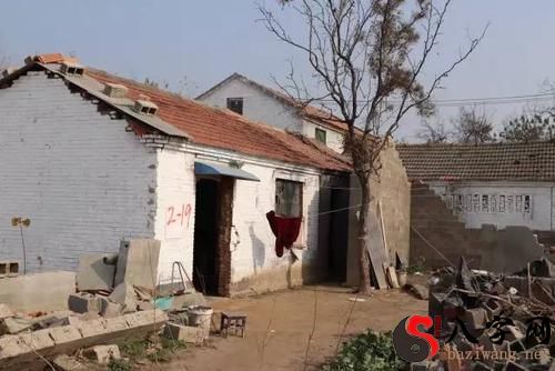 I dreamed that all the old houses in my hometown were demolished