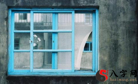 Dreaming of a house with no windows