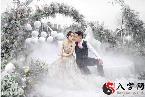 Dreaming of marrying an ex-girlfriend