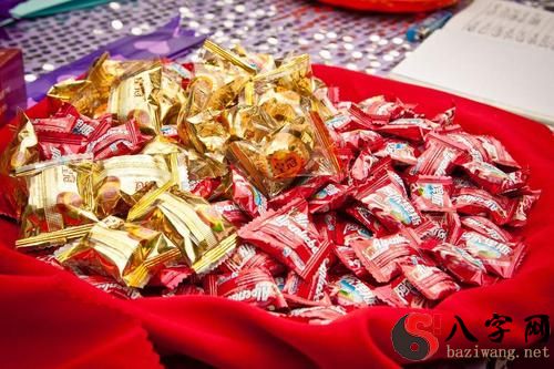 Dreaming of giving out wedding candies