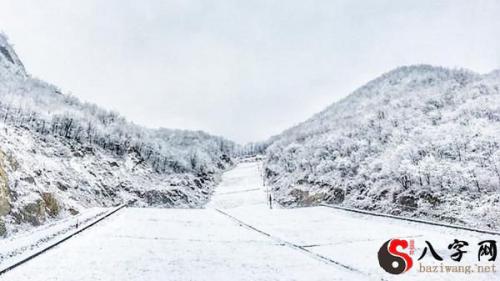 Dreaming of heavy summer snow