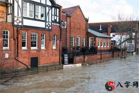 Dreaming of flooding at your front door
