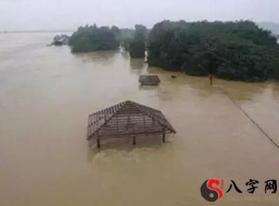 Dreaming of running away from a flood