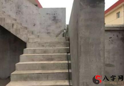 Dreaming of repairing stairs