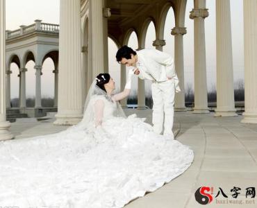 Dreaming of marrying your girlfriend